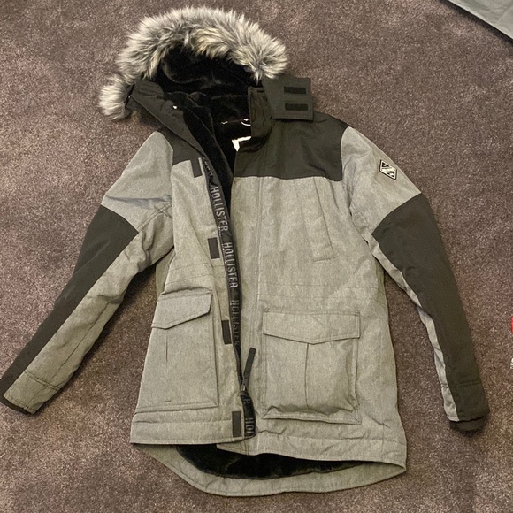 Hollister coat extremely warm